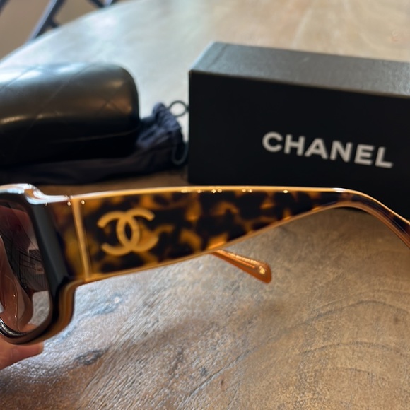 Chanel 5144 Brown Gradient Sunglasses - Picture 3 of 4